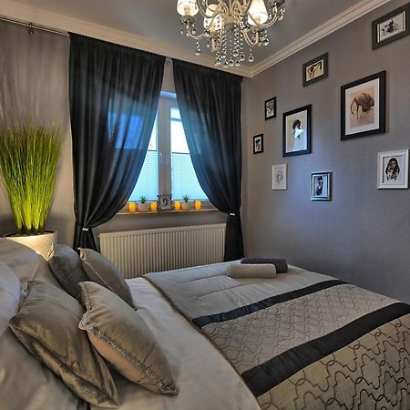 Apartament Diamentowy เลสโก ภายนอก รูปภาพ